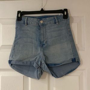 H&M high waisted jean shorts Size 8